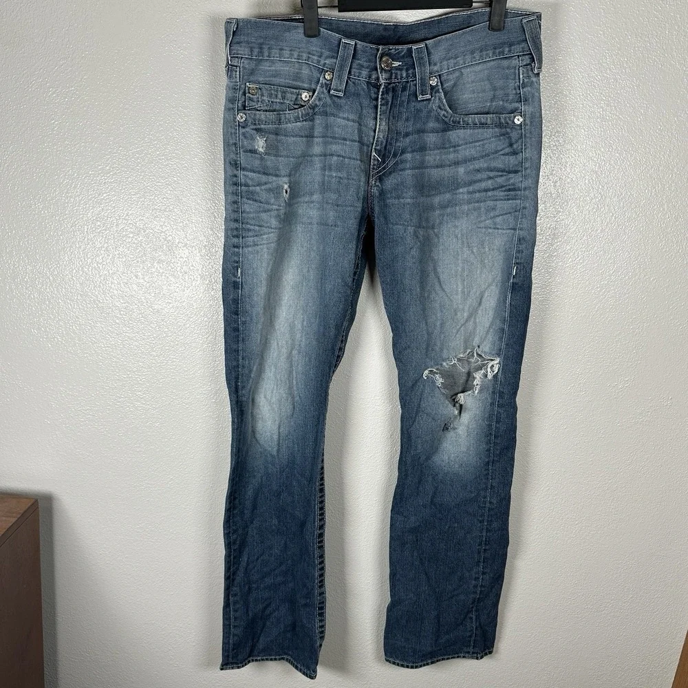 True Religion Jeans Mens Size 32x32 Straight Distressed Medium Wash Made in USA